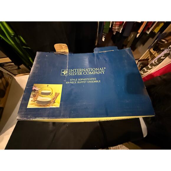 International Silver Company- 49 Piece Buffet Set - new in box - Picture 2 of 6